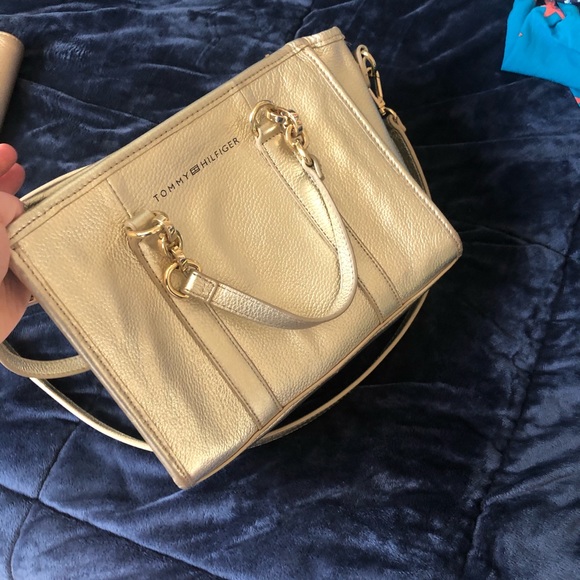 Golden Tommy Hilfiger shoulder bag - Picture 3 of 4